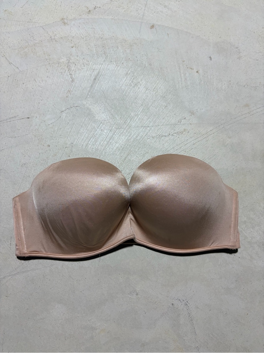 Victoria’s Secret bombshell nude strapless bra 36C